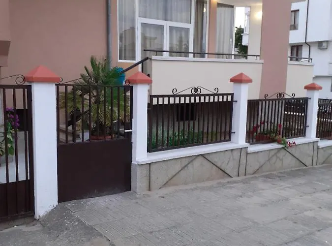 Guest house смокиня 3*